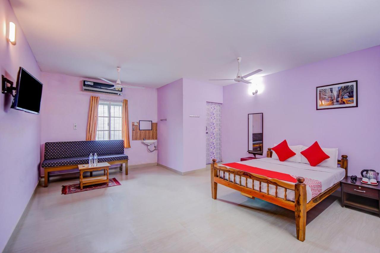 Oyo 81673 D Anchorage Inn Pondicherry Esterno foto